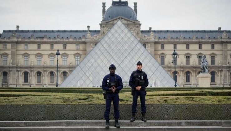 Louvre Müzesi böyle mi soyuldu? Soygun anı olduğu iddia edilen video ortaya çıktı | Video