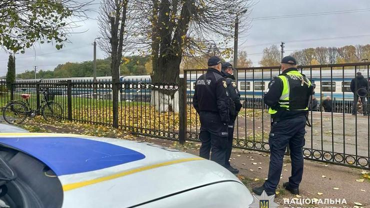 SON DAKİKA… Ukrayna’da tren istasyonuna bombalı saldırı: 4 ölü, 12 yaralı – Son Dakika Dünya Haberleri CNN Türk