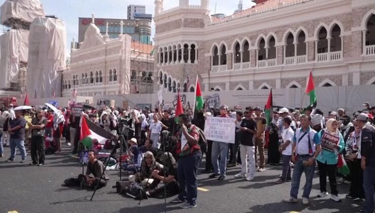 Trump’ın Asya gezisi eylemlerle başladı | Video