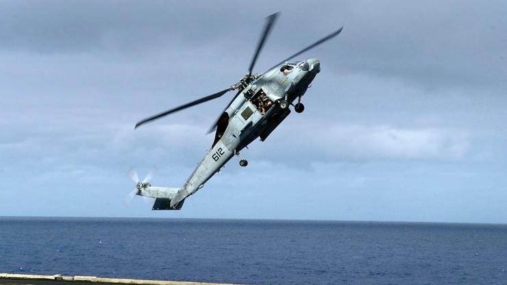 Güney Çin Denizinde 30 dakikada çifte kaza: ABD’nin helikopteri ve savaş uçağı düştü! – Dünyadan Haberler CNN Türk