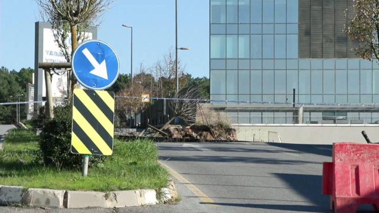 Ümraniye’de istinat duvarı yıkıldı, yol çöktü – Son Dakika Flaş Haberler