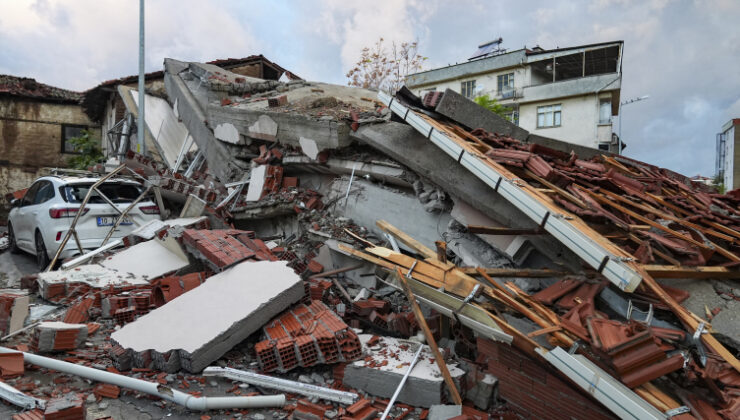 Balıkesir'de 330 artçı sarsıntı kaydedildi