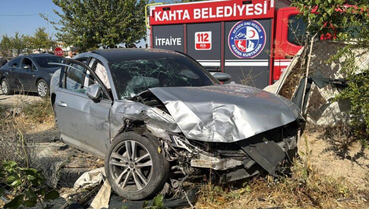 Yaralıları taşıyan ambulans ile otomobil çarpıştı: 8 yaralı