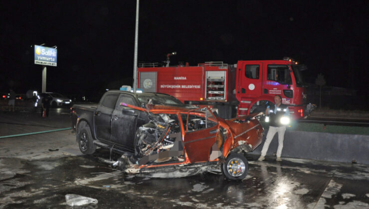 Manisa'da feci kaza: Ölü ve yaralılar var