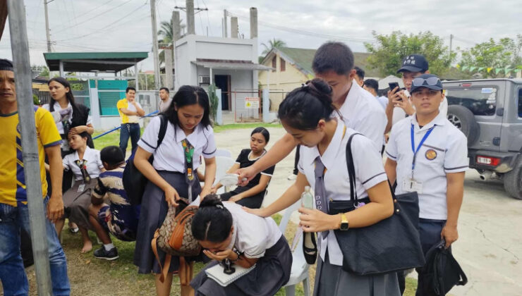 Filipinler'de 7,4 büyüklüğünde deprem