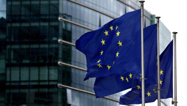 AB Komisyonu, İran’a yönelik “daha sert” yeni yaptırımlar önermeye hazır olduklarını belirtti