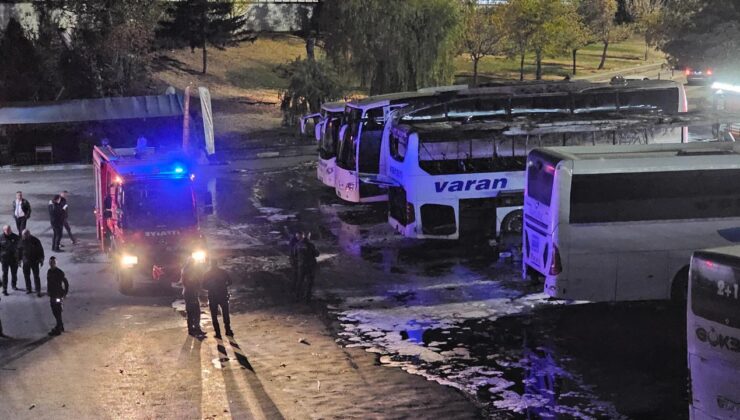 AŞTİ’de park halindeki otobüste yangın