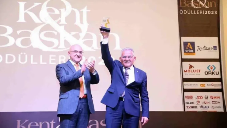 Kayseri Büyükşehir Belediye Başkanı Dr. Memduh Büyükkılıç, İç Anadolu Bölgesi’nin En Başarılı Belediye Başkanı Ödülü’ne layık görüldü