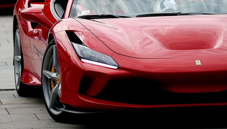 Maliye harekete geçti: T plakalı Ferrariler mercek altında