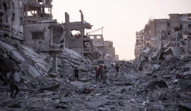 Katil İsrail ordusunun Gazze Şeridi’nde açtığı ateş sonucu 2 Filistinli öldü