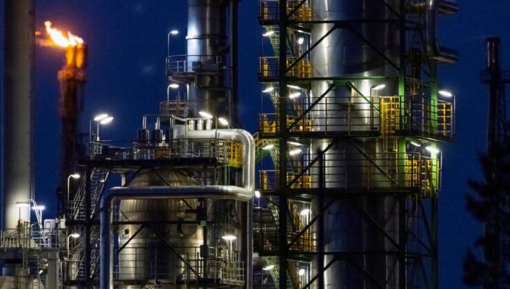 ABD, Rus petrol şirketleri Rosneft ve Lukoil'e yaptırım uygulama kararı aldı