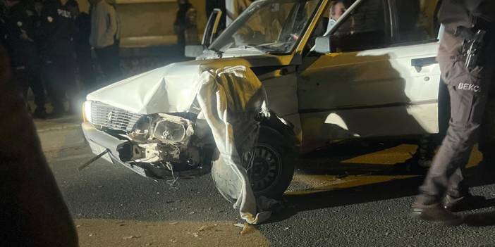 Elazığ-Bingöl yolunda hafif ticari araç tarlaya uçtu: 3 yaralı