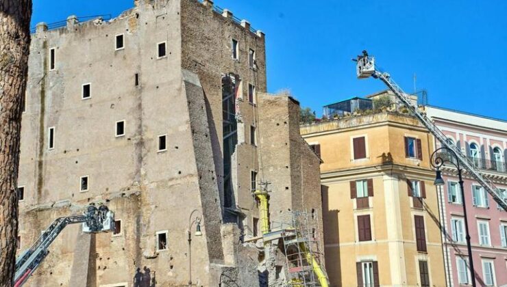 Romanın kalbinde felaket! Tarihi kule çöktü: 11 saat sonra kurtarıldı ama – Dünyadan Haberler CNN Türk | Video