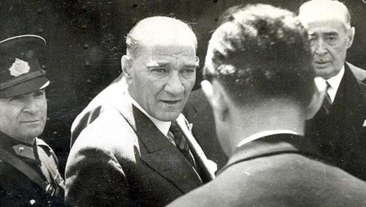 Cumhurbaşkanı Erdoğan’dan Atatürk’ü Anma Töreni’nde önemli açıklamalar: Milli gün tartışmaları maksatlı – Günün Haberleri CNN Türk | Video