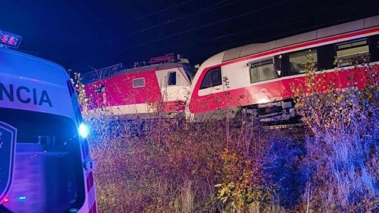 Slovakyada tren kazası: 18 yaralı – Dünyadan Haberler CNN Türk