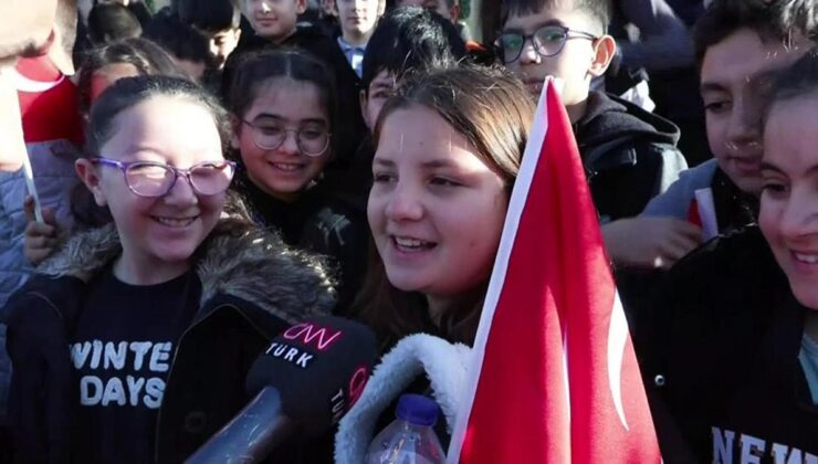 Çocuklar Ata’larına koştu! Anıtkabir’de duygu seli – CNN TÜRK Son Haberler | Video