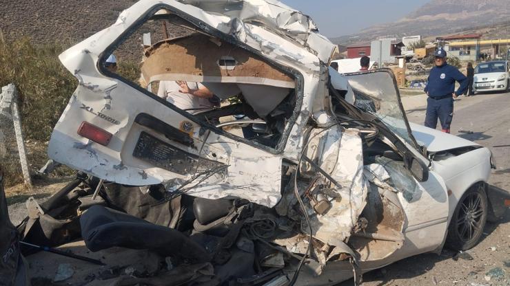 Hatay’da feci kaza: TIR, ışıkta bekleyen 5 aracı biçti – Son Dakika Haberleri CNN Türk