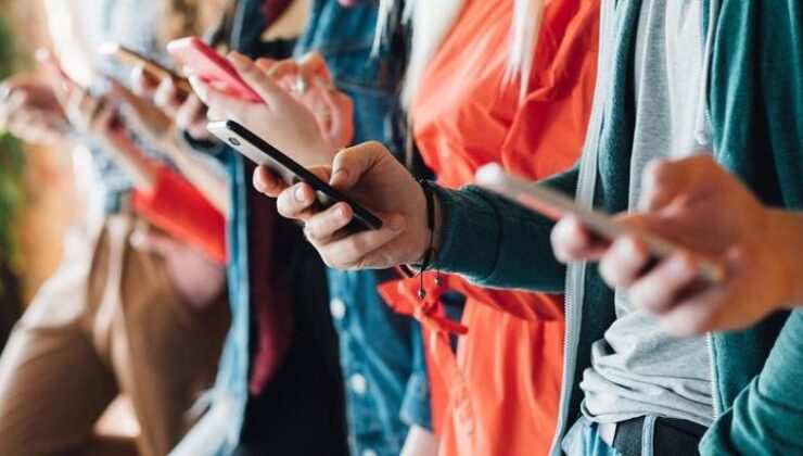 Phubbing yuvanızı yıkabilir! | Video