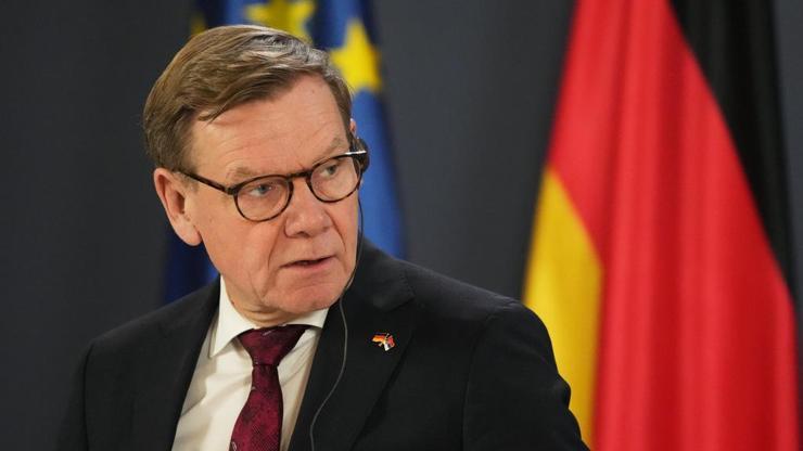 Alman bakana meclis konuşması esnasında protesto: Filistin bayrağı açtı! – Dünyadan Haberler CNN Türk