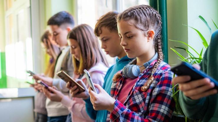 Avrupa Parlamentosu harekete geçti! Sanal medyaya 16 yaş sınırı – Dünyadan Haberler CNN Türk