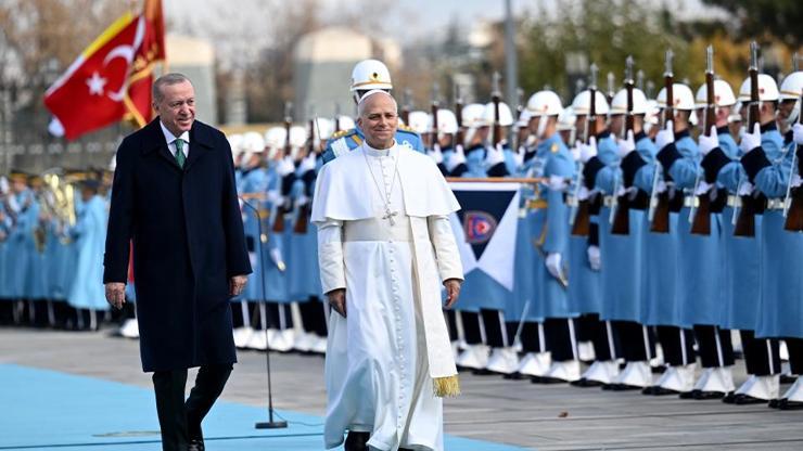 Dünya gözünü Ankara’ya çevirdi! Cumhurbaşkanı Erdoğan ve Papa Leo manşetlerde: Bölgesel güç Türkiye vurgusu – Dünyadan Haberler CNN Türk
