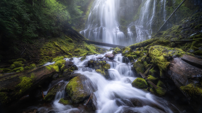 Proxy Falls’taki Sprey – Fstoppers’ta Mike Yackulic