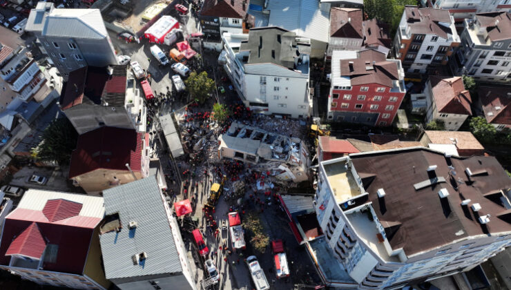 Kocaeli'de çöken binanın enkazında anne ve babanın cansız bedenine ulaşıldı