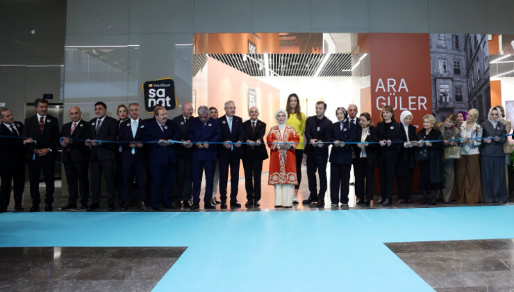 Emine Erdoğan, Ara Güler'in fotoğraflarından oluşan sergiyi ziyaret etti