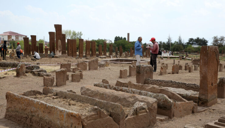 Selçuklu Meydan Mezarlığı’nda ortaya çıkarılan mezar sayısı 10 bini aştı