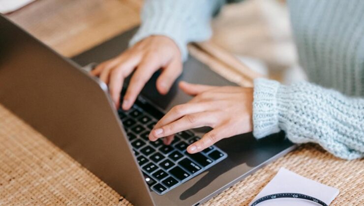 Şiddet mağduru kadınlara esnek ve uzaktan çalışma imkanı