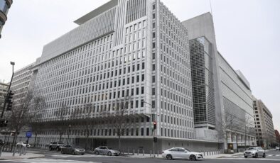 Dünya Bankası küresel büyüme tahminini aşağı yönlü revize etti