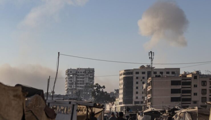 Katil İsrail Gazze’de işgal ettiği bölgeleri hava saldırıları ve topçu atışlarıyla hedef aldı