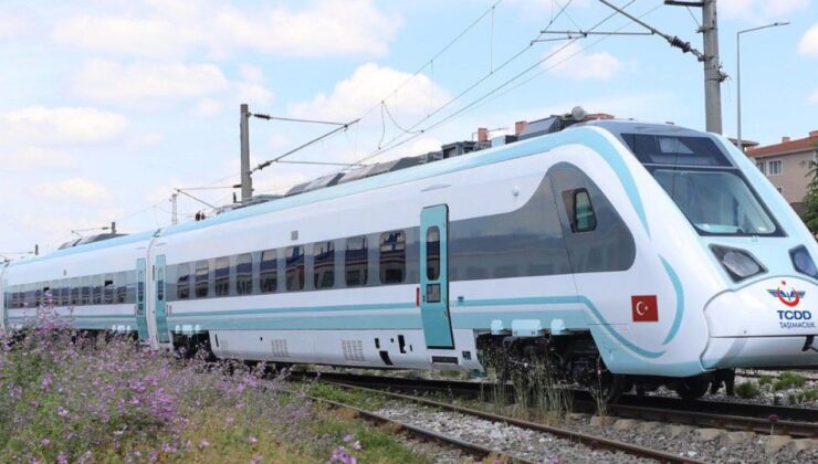 Türkiye’nin ilk milli hızlı treni raylara iniyor