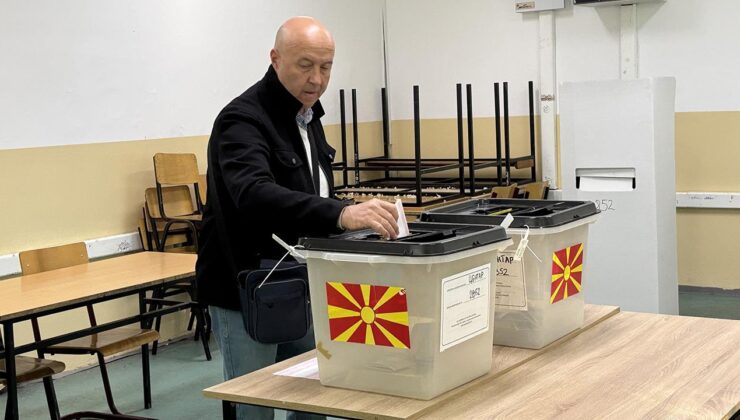 Kuzey Makedonya’da halk, yerel seçimin ikinci turu için sandık başında