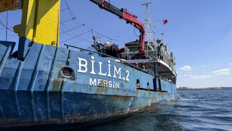 Akdeniz suyu Marmara’nın yüzeyini temizledi