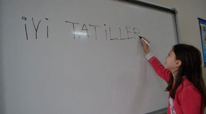 Okullarda son ders zili çaldı