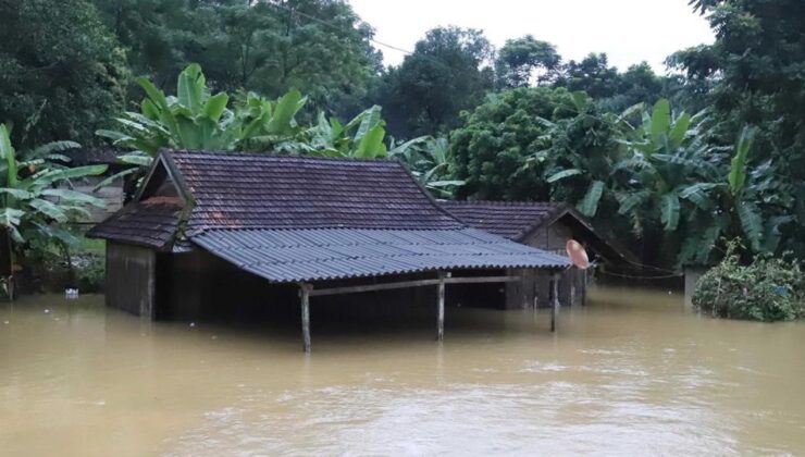 Vietnam’ı sel ve heyelan vurdu: 28 ölü