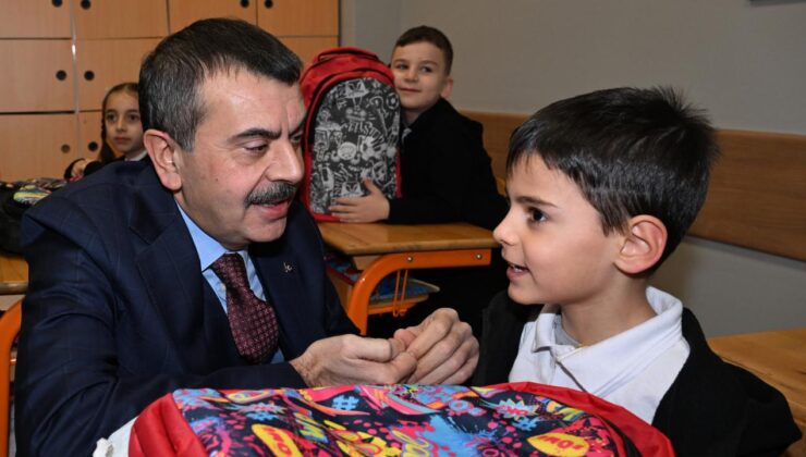 Bakan Tekin: Tatil dönüşü okullarımızda büyük bir heyecanla sizleri bekliyoruz