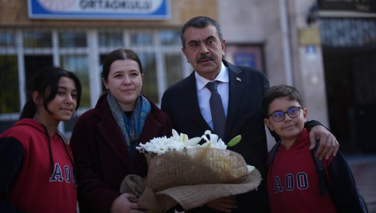 Bakan Tekin'den öğretmenlere mektup: Her çocuğun geleceği size emanet