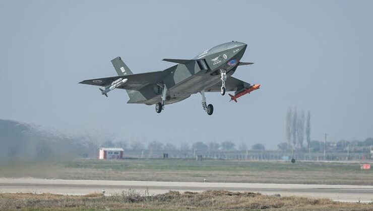 Havacılık tarihinde yeni çağ! BAYRAKTAR KIZILELMA HAVA-HAVA FÜZESİYLE HEDEFİ VURDU! – Günün Haberleri CNN Türk | Video