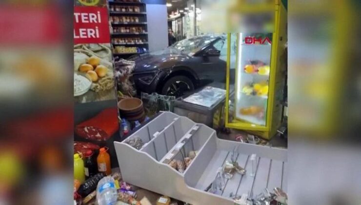 Kıl payı kurtuluş kamerada: Fren yerine gaza bastı! – CNN TÜRK Son Haberler | Video