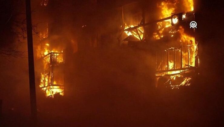 Rusya Ukrayna’da yerleşim yerini vurdu: Evler alev alev yandı! – Son Dakika Dünya Haberleri CNN Türk | Video