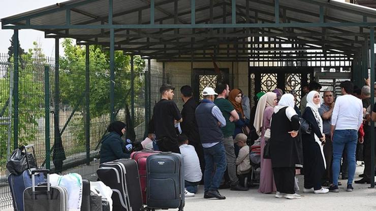 Bakan Yerlikaya sayıyı açıkladı! Son 1 yılda kaç Suriyeli ülkesine döndü? – Günün Haberleri CNN Türk