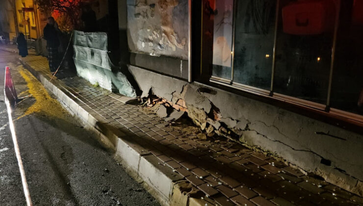 Sarıyer’de kolonlarında çatlak oluşan bina boşaltıldı