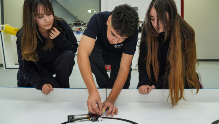 Lise öğrencilerinden uluslararası yarışmalarda çifte başarı