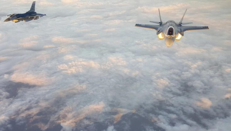 ABD'ye ait F16 savaş uçağı düştü