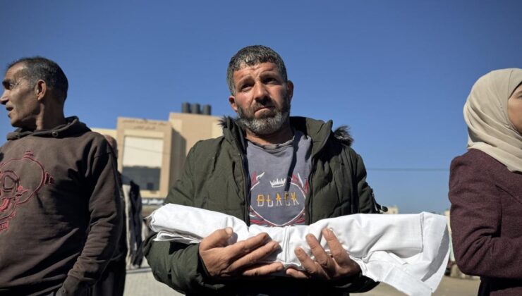 Katil İsrail'in Gazze'ye saldırılarında can kaybı 70 bin 942'ye yükseldi