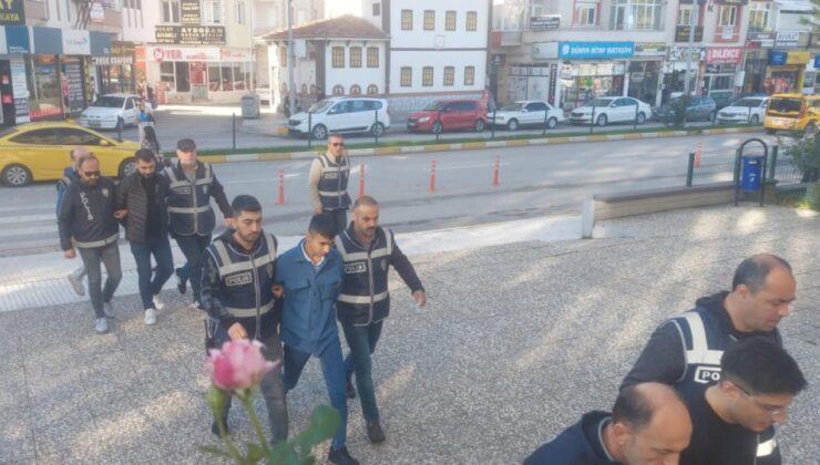 Konya’da yakalanan 55 dolandırıcılık şüphelisinden 26’sı tutuklandı