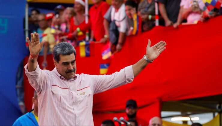 Venezuela Devlet Başkanı Maduro, dans ederek ABD’ye “barış” çağrısında bulundu