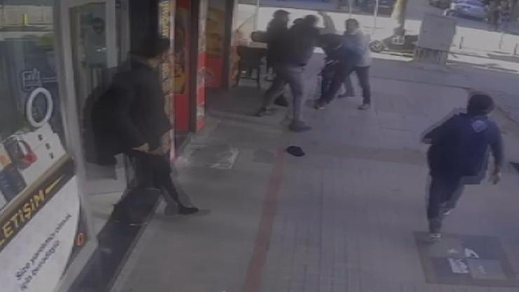 Oyuncak tabancalı soyguncuya esnaftan meydan dayağı – CNN TÜRK Son Haberler